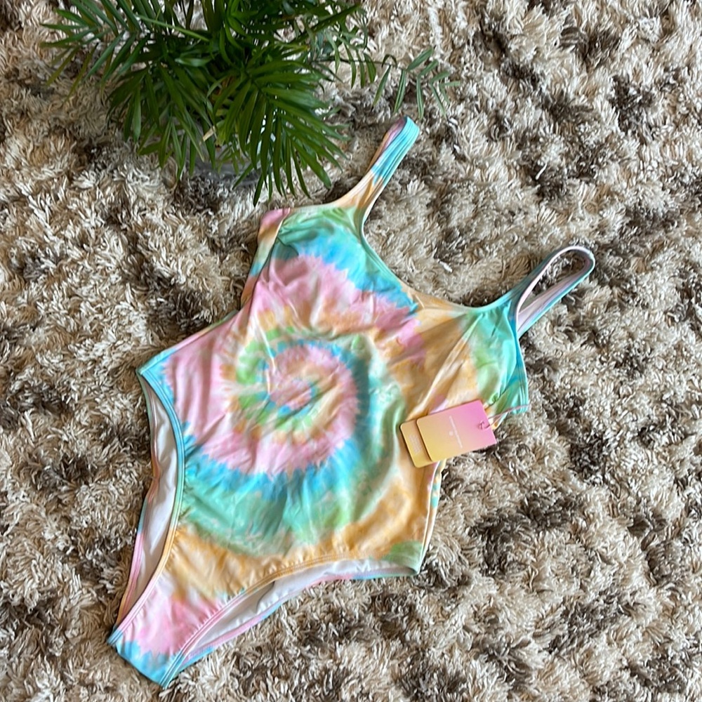 Brand new 🌺 swimsuit size M (8-10)